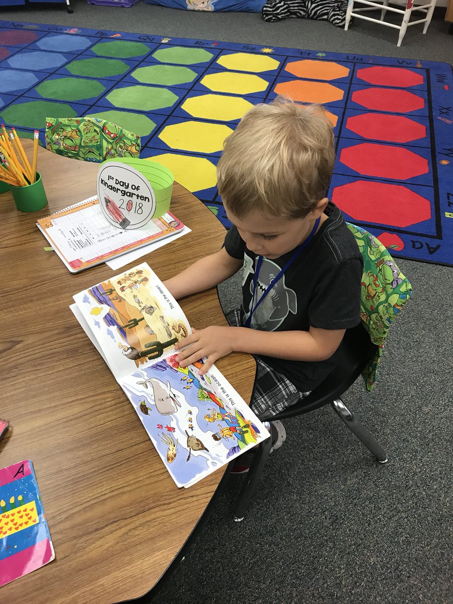 RachelYoungWMES's tweet photo. First day with a full class of Kindergartens today! That didn’t stop us from diving right into reading!! Look at ’em go! #dualimmersion #WMESrocks #powerofthepinapple https://t.co/jtX4o2Qrmn