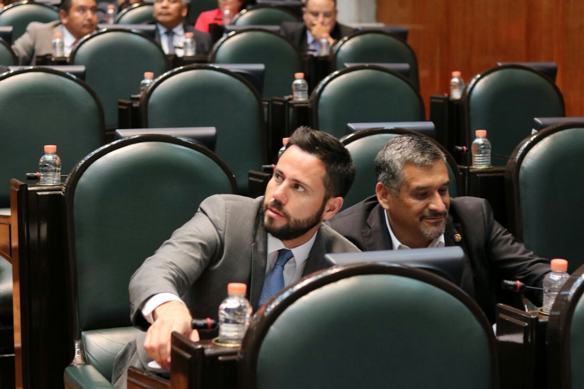 GPPAN_Edomex's tweet photo. El GPPAN manifiesta su rechazo y voto en contra de la reforma al sistema de pensiones de @Issemym porque afecta a los trabajadores por la poca transparencia y certeza sobre sus ahorros: Dips @betodiazt @anuarazar @MaFernandaRS @RaymundoGC @NelyMocinos @GerardoPliegoMx @LegisMex https://t.co/Mc51C3x7PX