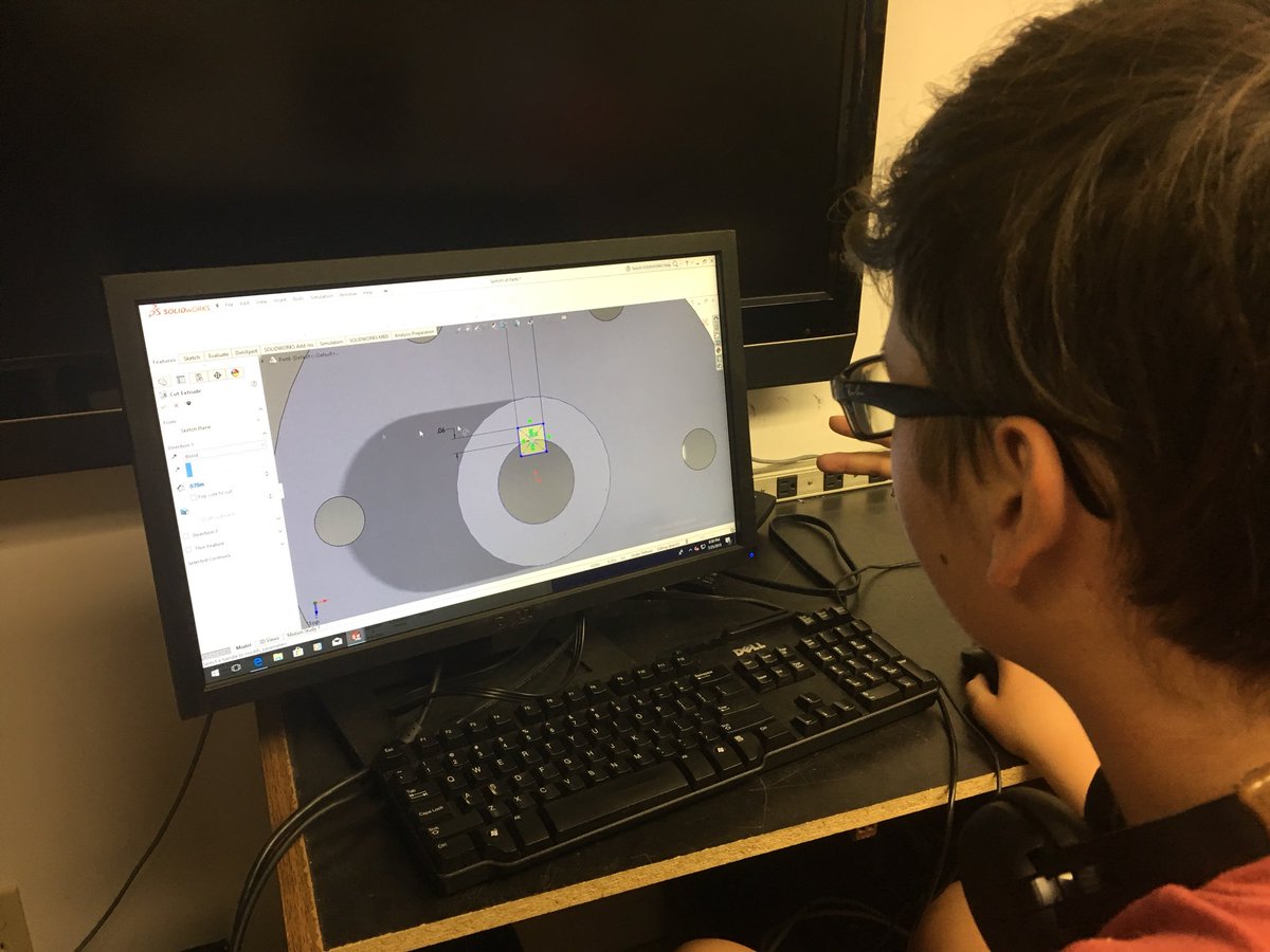 FRC_3739's tweet photo. Ethan, Sasha, Sharat, and Janet learned how to develop their own parts that are FRC compatible!! #SOLIDWORKS #modboxes https://t.co/O0lgsDgMhl