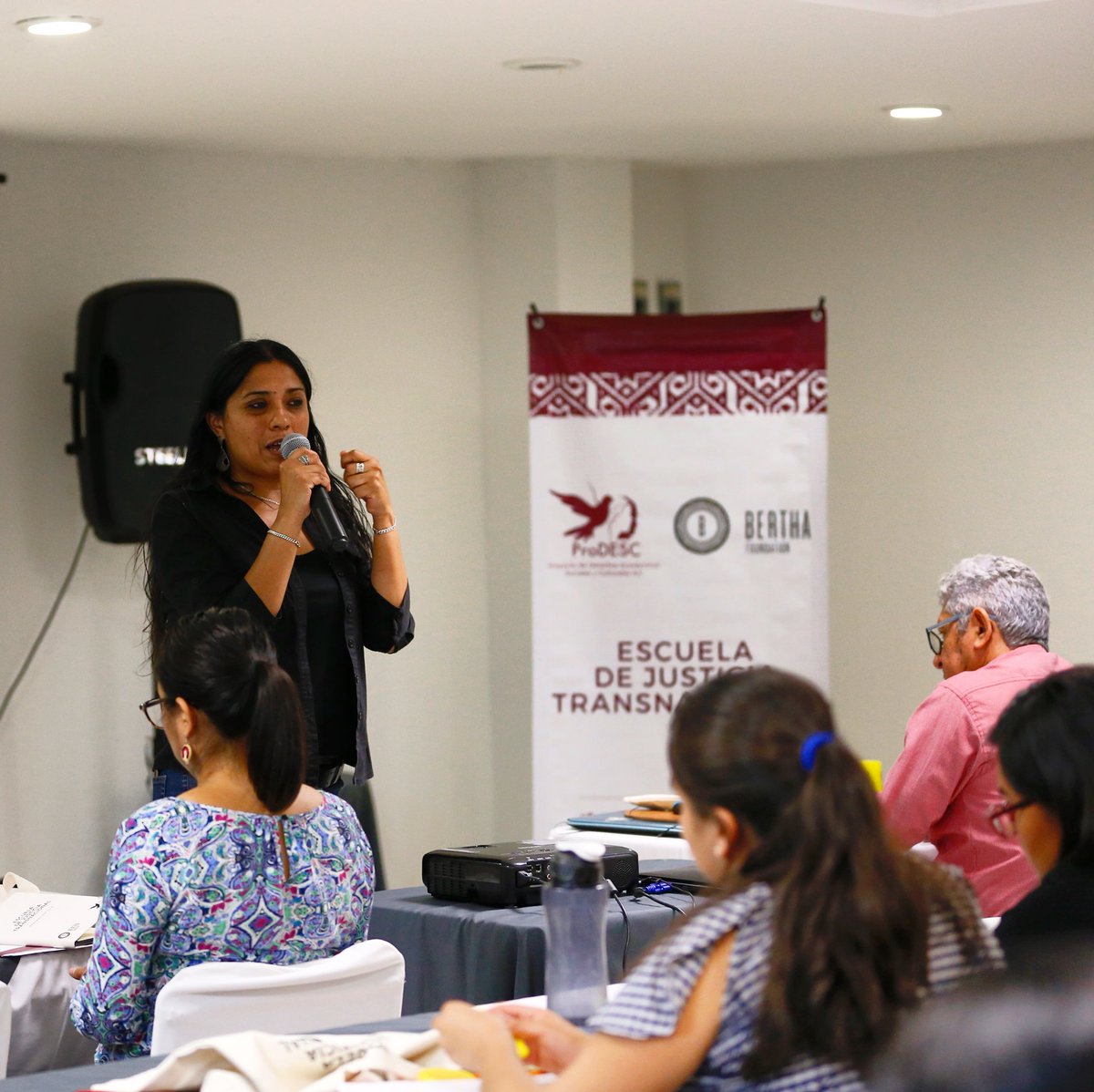 ProDESC's tweet photo. Parte de nuestras actividades en el primer día de la #EscueladeJusticiaTransnacional un espacio que impulsamos para la formación de más generaciones en la defensa de los Derechos Económicos, Sociales y Culturales. 
#DefensorasDH @BerthaFN https://t.co/avLIMQRoZ8