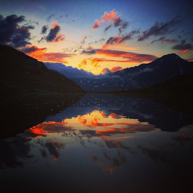 Batyst's tweet photo. Magic Sunset 👌🏽🔥⛰
#LacPerrin #PetitMontCenis #MontCenis #Lake #Sunset #ValCenis #Bramans #Maurienne #HauteMaurienne #HauteMaurienneVanoise #MauriennisezVous #Savoie #SavoieMontBlanc #France #Alpes #FrenchAlps #Mountain #Colors #Beautiful #Landscape #… https://t.co/BP41FBkFae https://t.co/ood0WlzBle