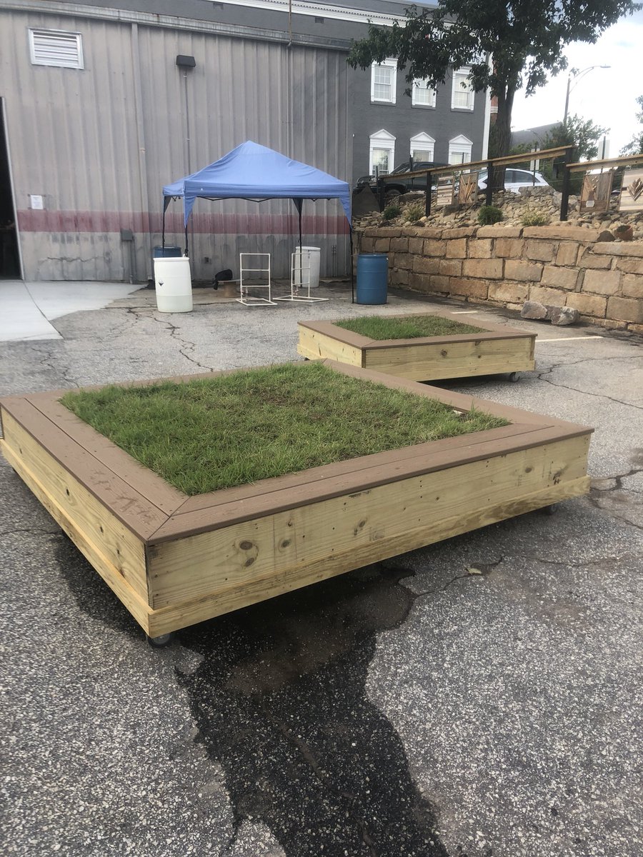 TheMuddyTiger's tweet photo. Check out these cool rolling grassed seating areas at #FireForgeBeer. A nice oasis in a sea of pavement! https://t.co/StKTeGKwRl