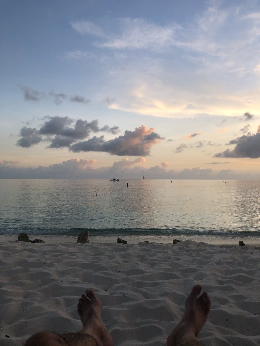 pete132's tweet photo. Relaxing time and looking for next https://t.co/P16JLnvGG7
