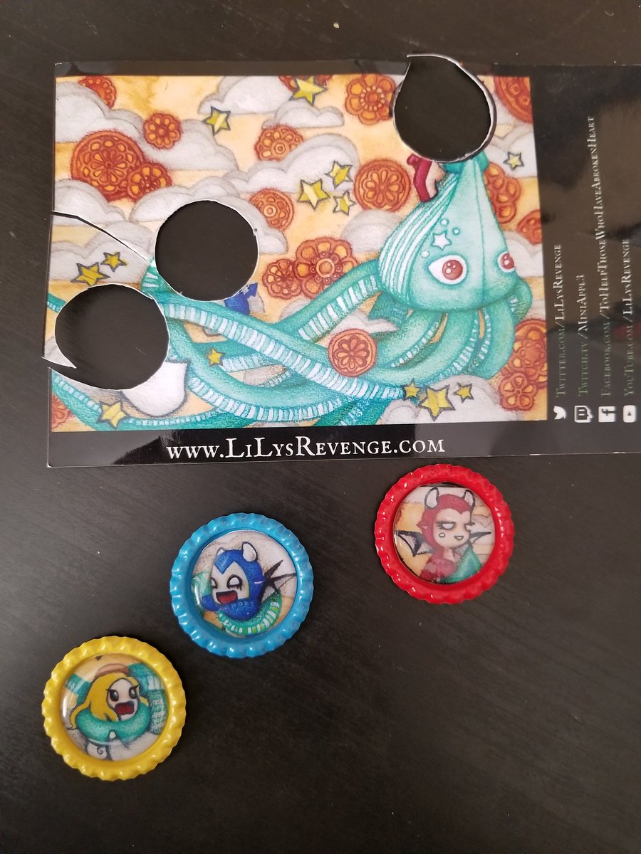 llizasaurus's tweet image. Decided to turn @LiLysRevenge 's business card from last years twitchcon into magnets!! ❤