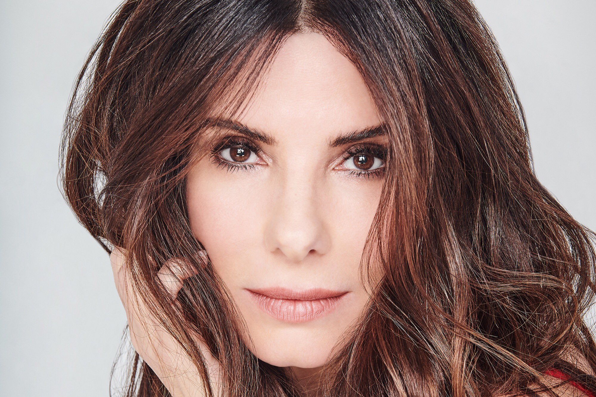 HAPPY 54TH BIRTHDAY TO THE AMAZING SANDRA BULLOCK     54 AND STILL SLAYING!!!!!!!!!! 