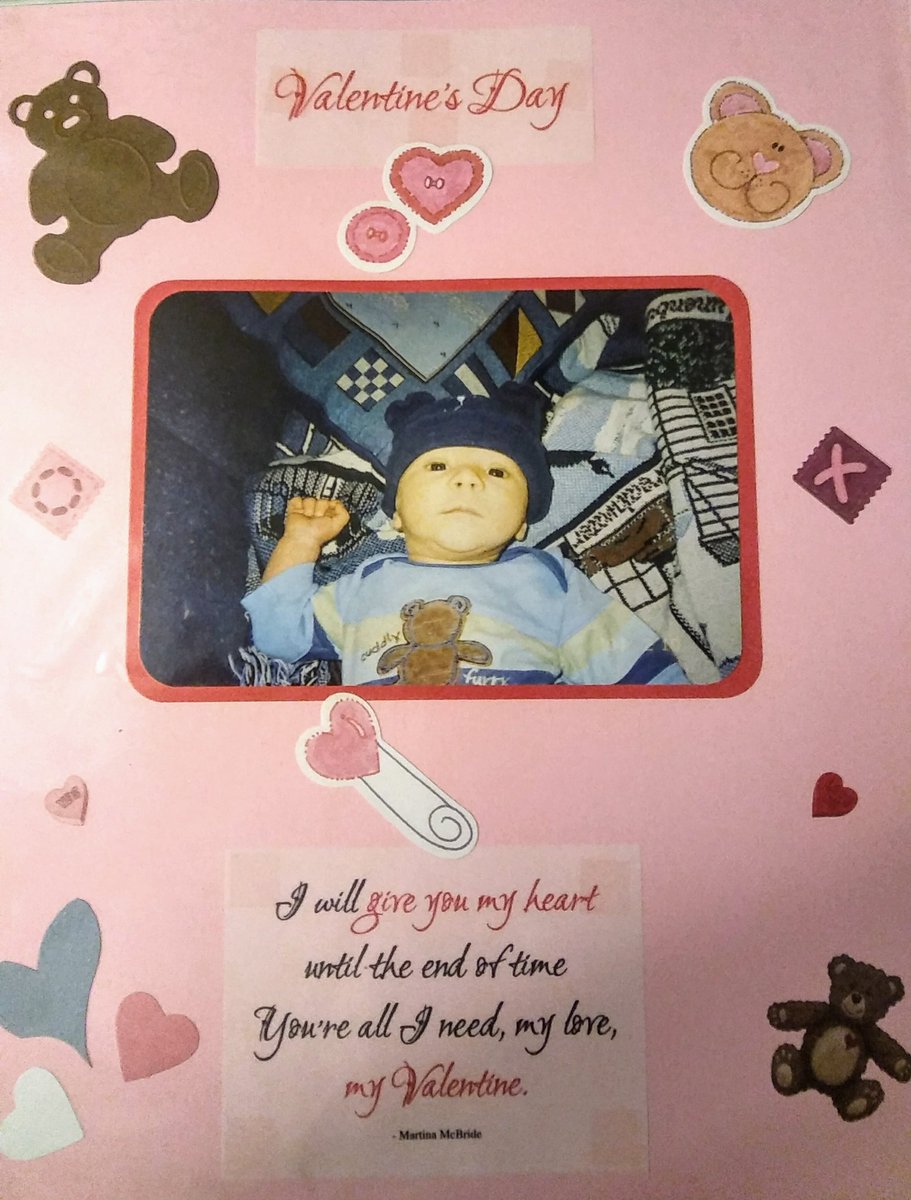 MrsCorreiraHAY's tweet photo. #julyhappinesschallenge #MedfieldProjectHappiness @HappyBlakers Day 25: Hobby.
#takingpics &amp; #scrapbooking... 2 hobbies that allow me to slow down,  be creative, &amp; 4ever capture memories from my 💗📷📱 #WishThereWereMoreTime4It https://t.co/theCduB60X