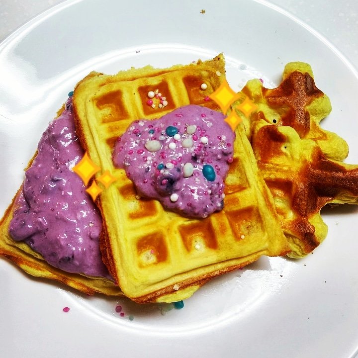 lilorigamimusic's tweet photo. Vanilla milkshake #waffles stuffed with triple berries &amp; Greek yogurt. Made with @uniconutrition Apollo vanilla milkshake protein powder instead of flour! +
+
✨ Use code QUEENU at checkout for 15% off your order!
+
+
#apollocreations #teamunico #uniconutrition #QVLTlife https://t.co/fqBtru1wuV
