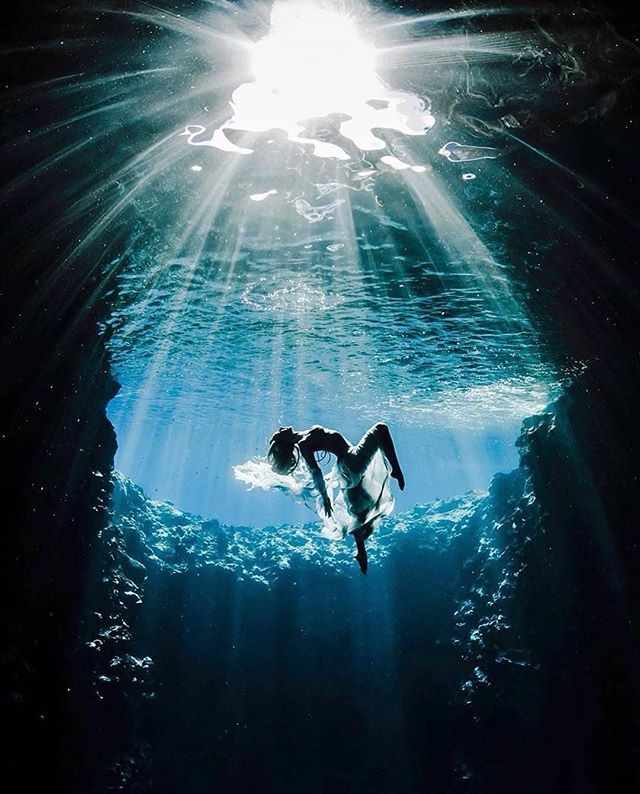 ✨ Temple of the Goddess ✨

Model: @hannahmermaid 
Photo: @shawnheinrichs 
_
_
_
.
.
.
.
.
.
.
.
.
.
.
.
.
.
.
.
.
#fineart #nature #Underwaterphoto #underwater #diving #mermaid #dive #freediving #adventure #saltlife #waterlust #scubadiving #Scuba #ha… ift.tt/2uVIraT