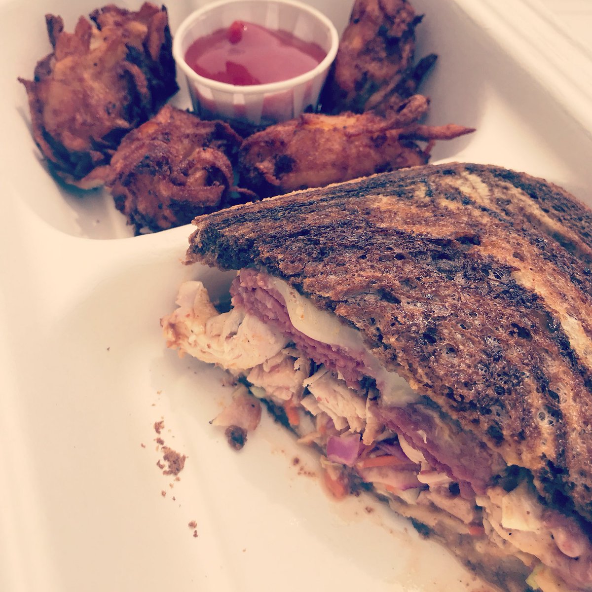 StusKitchen's tweet image. When you pass a BBQ food truck in the home of the Reuben that serves a Carolina BBQ Reuben...you crush it. #wedontcoast #Omaha #Foodies