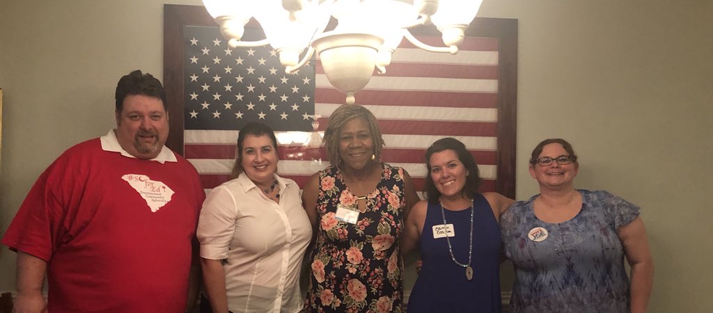 preston4progres's tweet photo. Thank you Caitlyn for hosting tonight’s Park West Meet & Greet!! Let’s do this thing!! 🌊 #scpol #sc112 #prestonforprogress #jenforsc #donnaforcountycouncil @donnaforcouncil @JenforSC @wfdgirlie @eastcooperdems https://t.co/OgOUZRHJz4