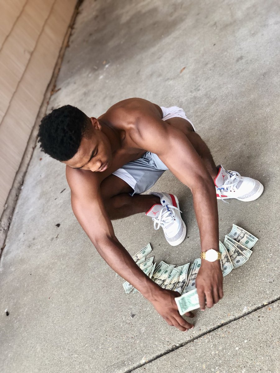 LLBANKG's tweet photo. Getting Money Aint Shit Im On My Young Nigga Shit โฟ๏ธ๐ฐ๐ช๐ฝ๐#NOMOBROKEDAYSโผ๏ธ
#FreeBigg
#FreeLiJosh
#LLBANK https://t.co/Cwwg7AmsNx