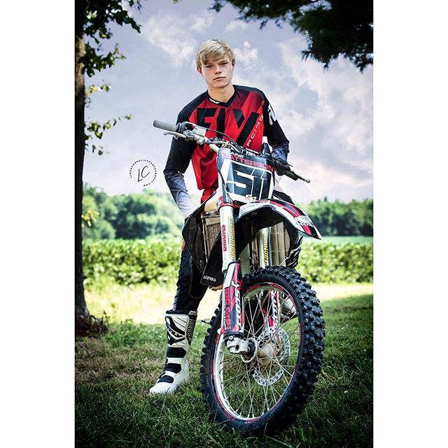 cornphoto's tweet photo. ~You only fail when you stop trying~ {Well that was silly} #LCSeniors #LCPSeniors2k19 #lcpseniors #corneliusphoto #corneliusphotography #lindacorneliusphotography #corneliusSEEN #lcpseen #cornphoto #lcpteens #lcpseniors #ssmagazine #seniorcollective #seniorinspire #indianaph… https://t.co/OPK13xD7cu