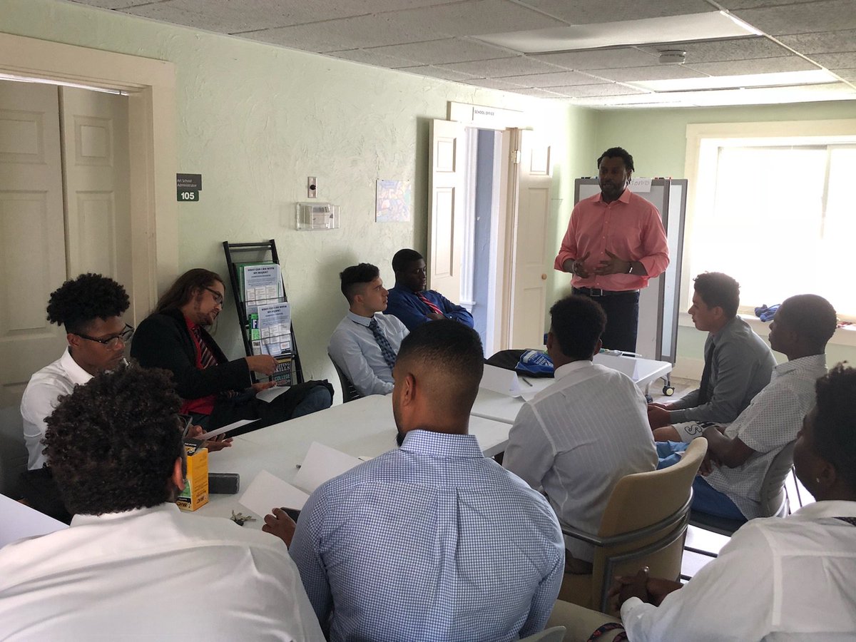 Artist in Residence for 100 Males to College mentors young men about the power of image, communication and self investment #CPCsummer2018 #100malestocollege