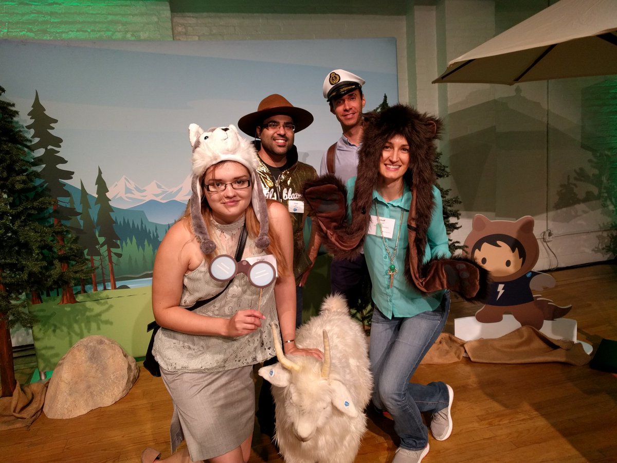 ms_jbak's tweet photo. Hanging out with #codeyfromtheblock @CodeyBlockParty @silverlinecrm in the house ;) https://t.co/9K2PONb6tI