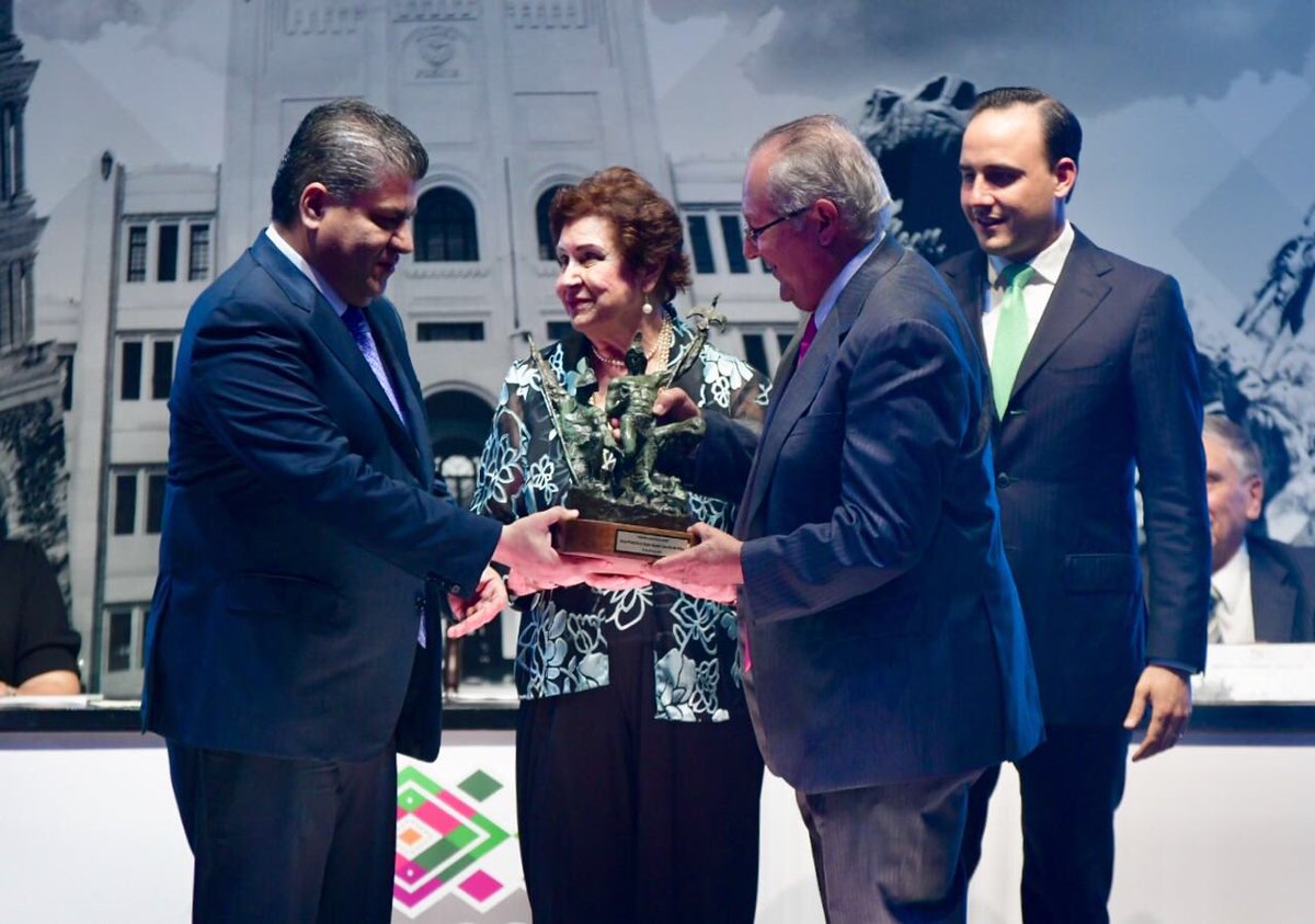 mrikelme's tweet photo. En el marco de la celebración del 441 Aniversario de #Saltillo, hacemos la entrega de preseas a lo más destacado de la capital coahuilense. ¡Un gran orgullo para nuestro estado! 
Muchas felicidades a los galardonados . https://t.co/oake0ZyPuH