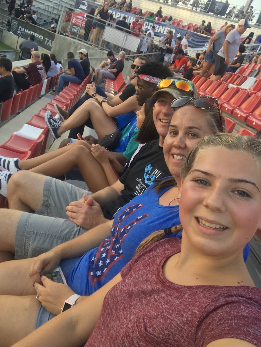 Running4Trisomy's tweet image. Ready for the action!
@SanAntonioFC  sec121 row4