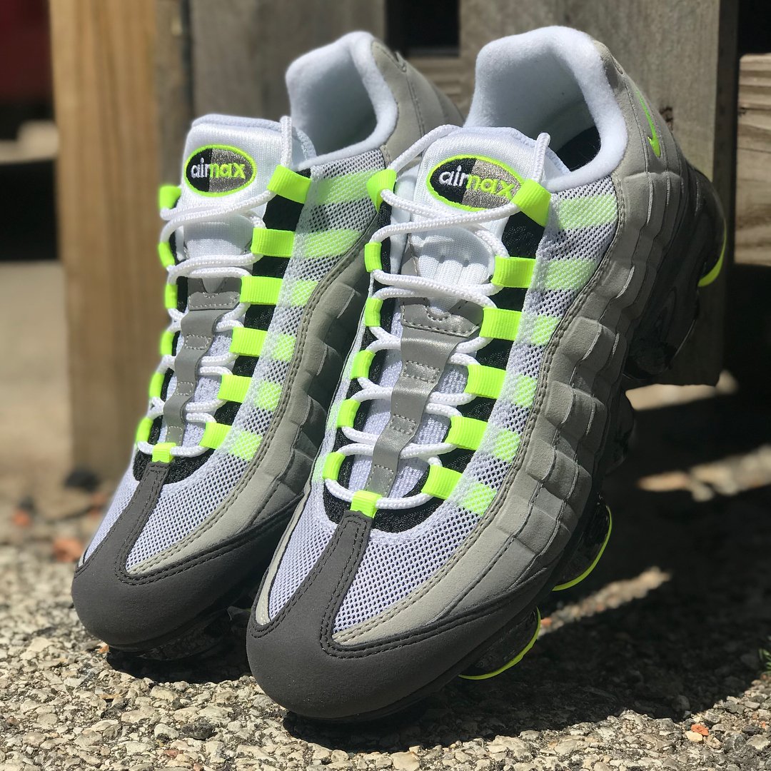 sneaker_wars's tweet photo. 【海外8月16日発売予定】 ナイキ エア ヴェイパーマックス 95 "イエローグラデ" ブラック/ボルト-ミディアム アッシュ ピューター-ダスト-グラニート(AJ7292-001)
⇒https://t.co/J6vx0tOfJC
イエローグラデと新機軸のマックスソールと融合！
#sneakerwars #スニーカー #NIKE https://t.co/t3vm3KrCsC