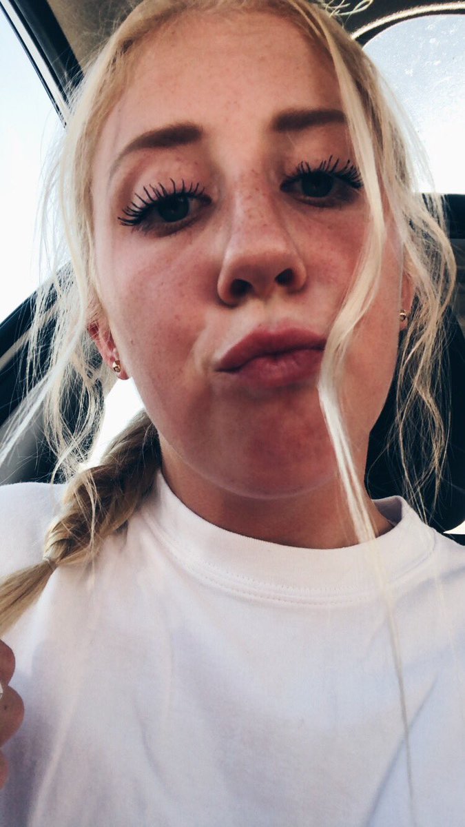MacieFowlks's tweet photo. 🌈🤪💛👙🌊☀️ https://t.co/xotX5U9WM4
