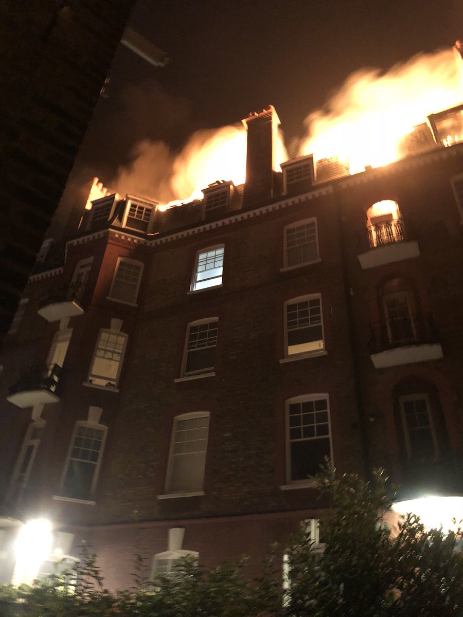 matt4lis's tweet image. Wow. No words waking up to this in my back garden #westhampstead #welbeckmansions #nw6 #londonfirebrigade