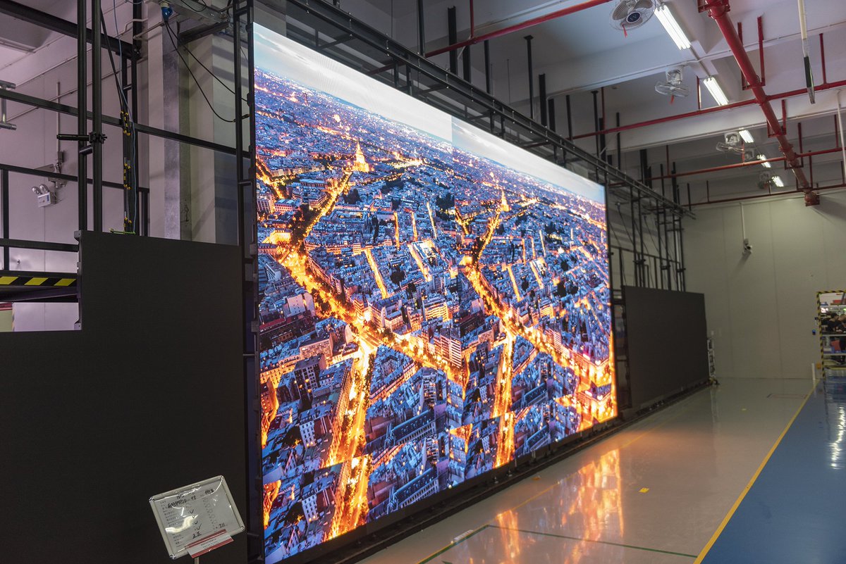 ROE_Visual's tweet photo. Testing ROE Visual BO video wall.
#yourstageourpassion #roevisual #ROEBO #ROEawards #IFaward #Reddotaward #IDEAaward #gooddesignaward #LED #ledscreen #videowall https://t.co/w2tfEayakV