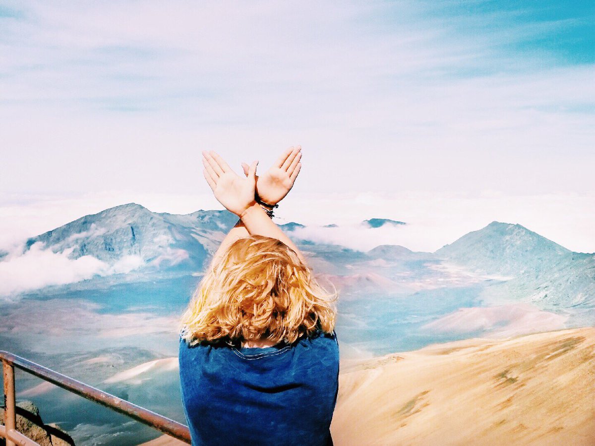 throwing what we know wherever we go! ✨💕 fly home &amp; go greek...sign up for recruitment, link in bio!