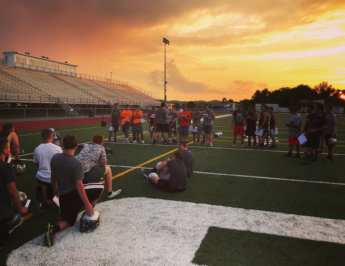 LE_Pittsburgh's tweet photo. @YoughCougarsHS Teams are picked.
Competition is set.
Fundraiser is Kicked off 🏈
#SellYourStack
.
.
.
#ExpectMore #RaiseTheBar #RefuseToBeOutworked #AdrenalineFundraising #Boosters #Fundraising #Fundraiser #Pittsburgh #coach #coaching #WPIAL #PIAA #WeFund4U #Football https://t.co/UYhNL87qh1