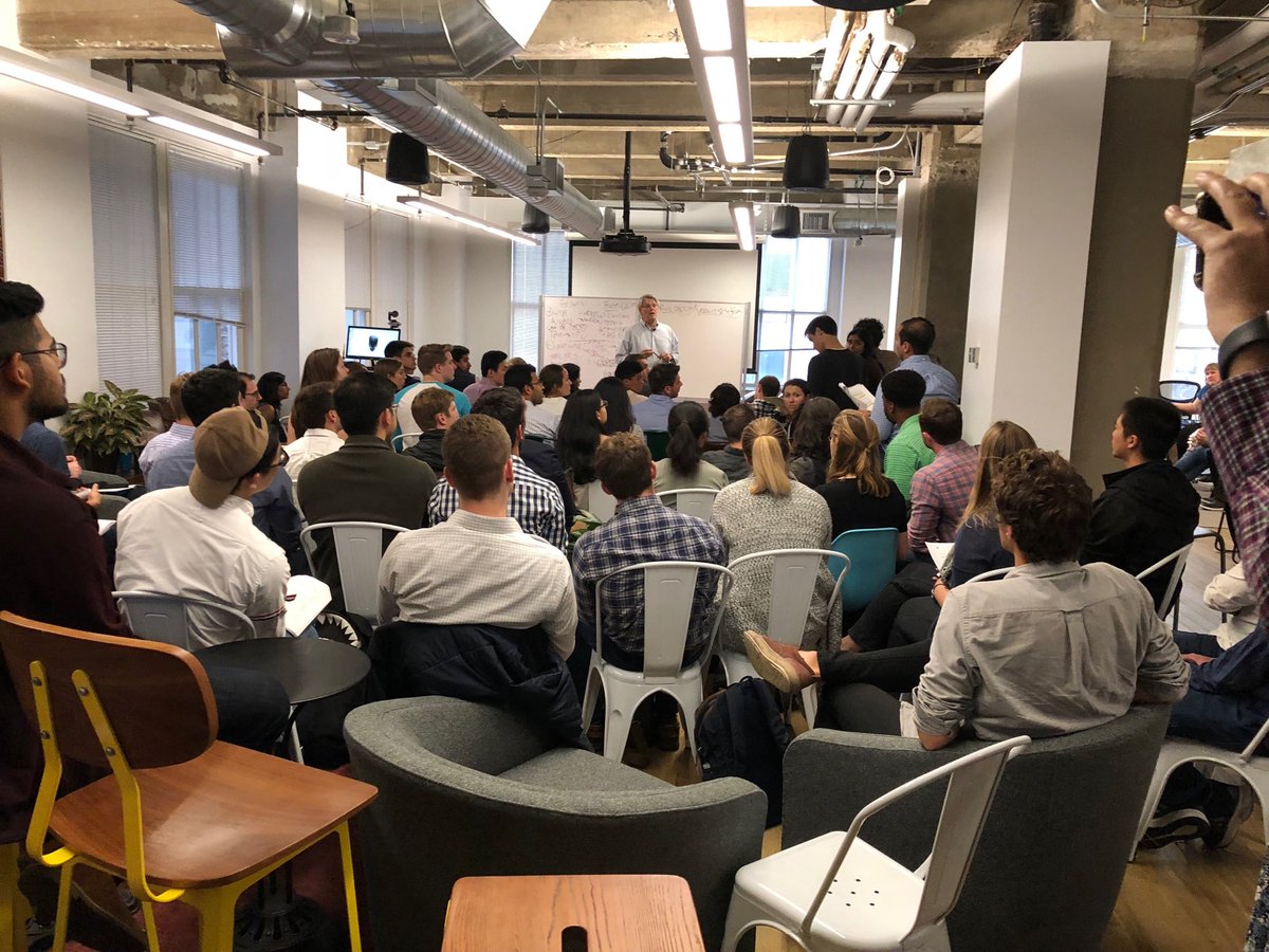 jodigernon's tweet photo. @Hbsmsmba packed house ⁦@thredUP⁩ https://t.co/cjdYOVEfcv