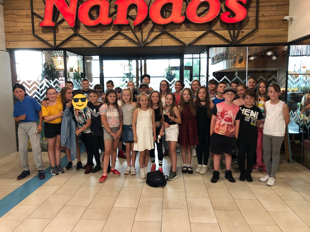 StAndrewsClass2's tweet image. When we went to Nando’s to spend our @TennerFiverYE money on drinks with our tea, @NandosUK gave us our drinks and helped us donate our money to #fightingmalaria @FightingMalaria what a fantastic evening! Blackburn Nando’s were amazing! Deserve every credit! #brilliantstaff