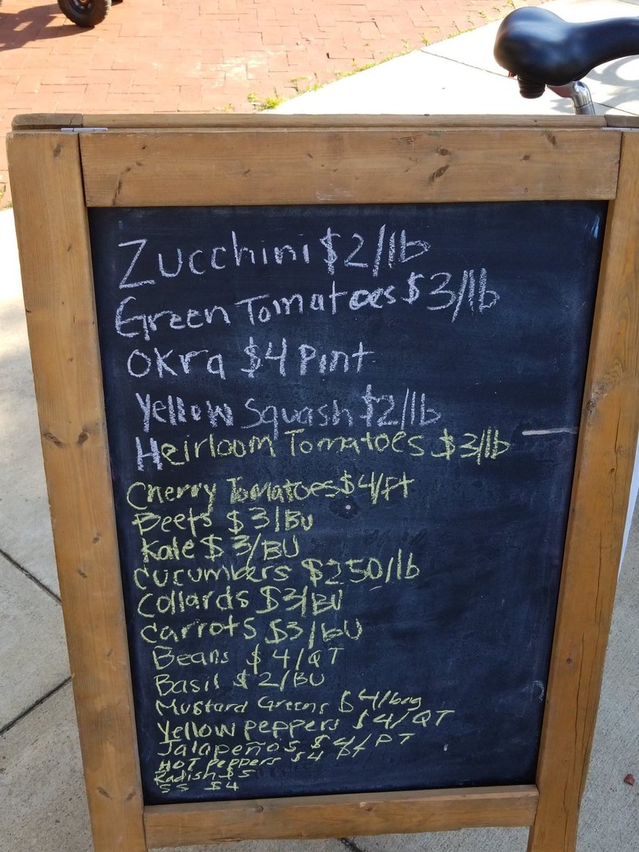 always a pleasure to stop by the <a href="/CmmnGoodCtyFarm/">CommonGoodCityFarm</a> market stand at 3rd &amp; Elm St NW: tomatoes, collards, baby carrots &amp; red beets, zucchini, chard + smiles #urbanag <a href="/LeDroitParkDC/">LeDroit Park Civic Association</a> #BloomingdaleDC