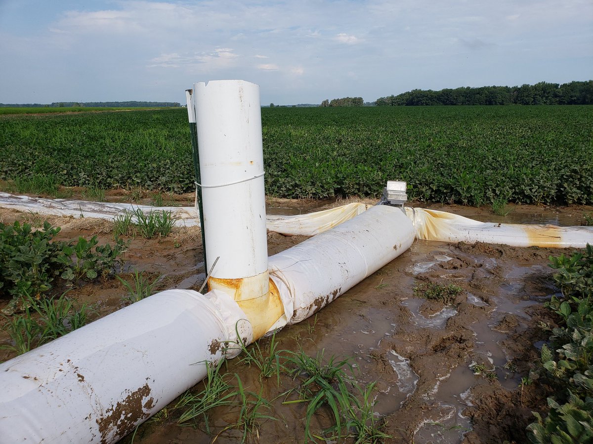 DustinHudsonAR's tweet photo. When you have a circuit underground watering system tied into multiple wells you never know the exact amount of water you will have. This is a great way to keep from blowing pipe.  The upside down tee will work wonders on the fields that consistantly blow pipe. https://t.co/CbPSNbyY5A