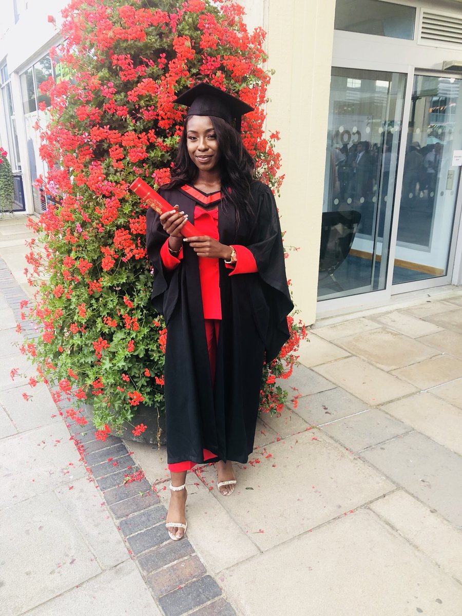 whit_____'s tweet image. Another goal ticked off the list👩🏾‍🎓🙏🏾💰❤️ #ISSAGRADUATE