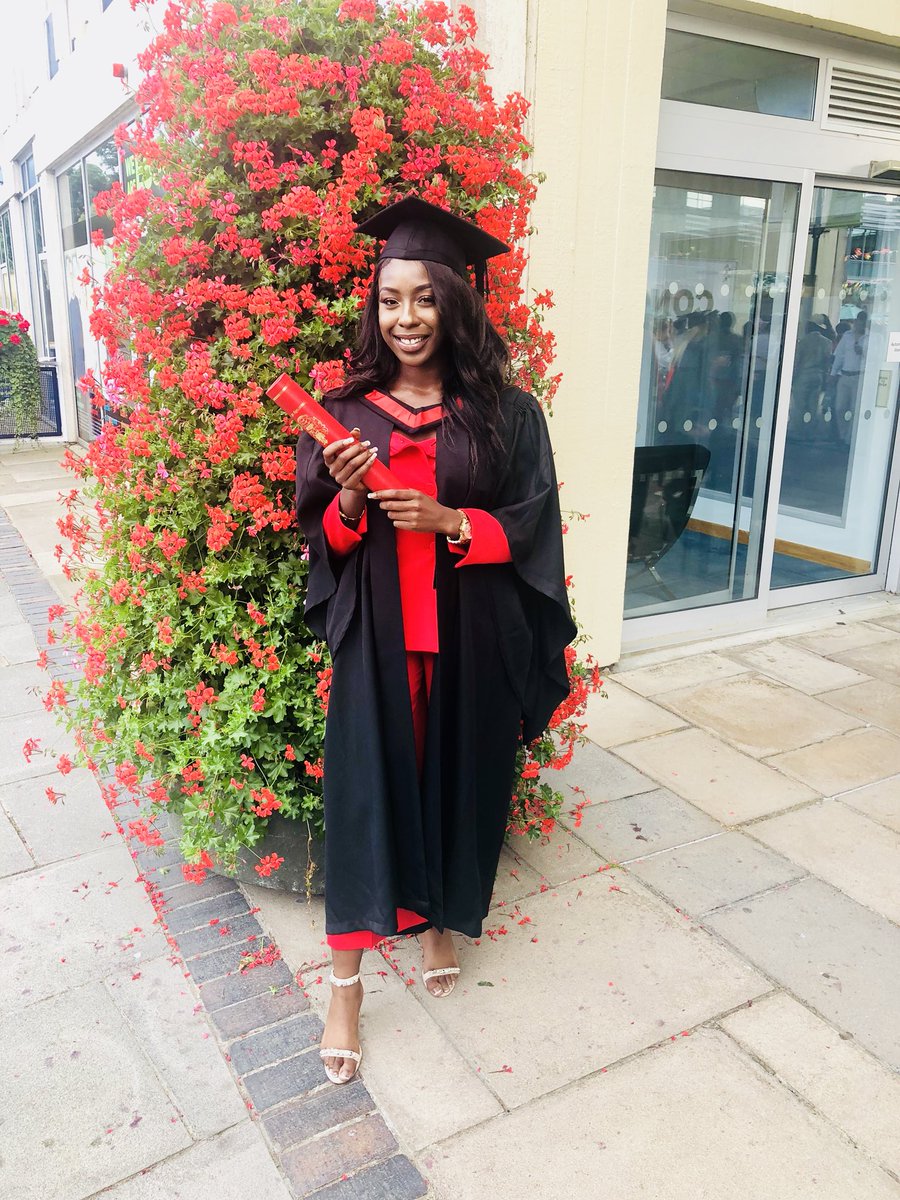 whit_____'s tweet image. Another goal ticked off the list👩🏾‍🎓🙏🏾💰❤️ #ISSAGRADUATE