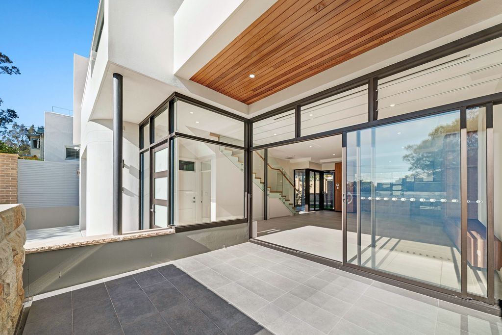 Here’s a sneak peek at a new stunner right in Cronulla! These custom places are the fun ones to photograph