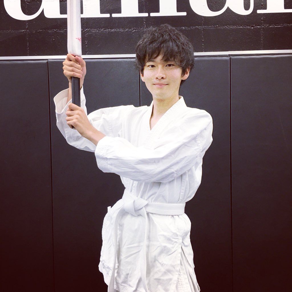KatsutaNiten's tweet photo. 交陣八傑 白帯提督
S. SUZUKI, Admiral Write Belt, one of eight best fighters of ecombat KOZIN 1st tournament.
#超人スポーツ #ecombat #kozin #交陣 #白帯 #提督
#superhumansports #八傑 #karate #shiroobi #whitebelt https://t.co/8SR1tiJjMv