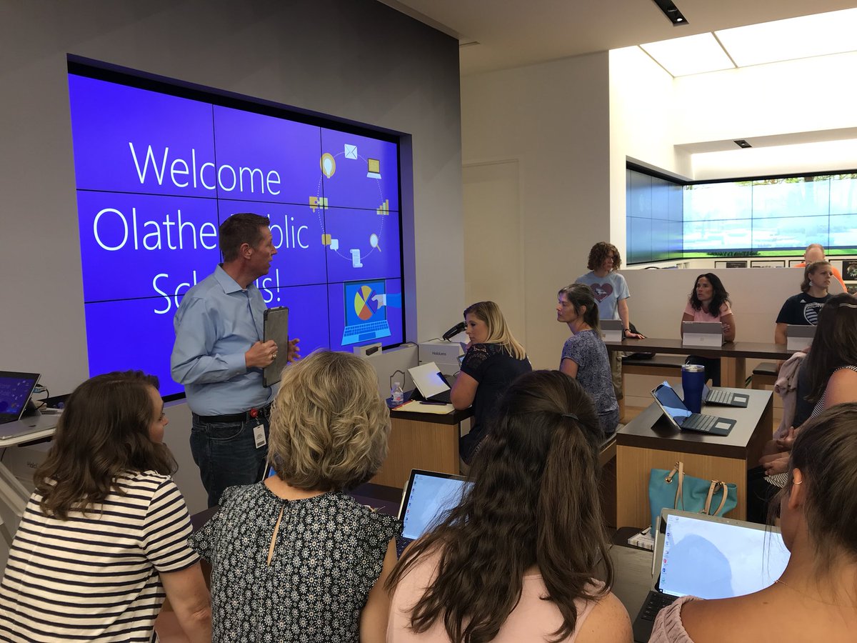cmcdonaldbe's tweet image. Bentwood loves Microsoft night at OPM! ❤️. Teachers learning on summer vacation!  #ForeverBentwood #OlathePublicSchools. #Opsedtech