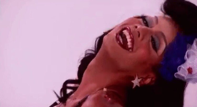 rajaasmiling's tweet image. My heart goes whoosh