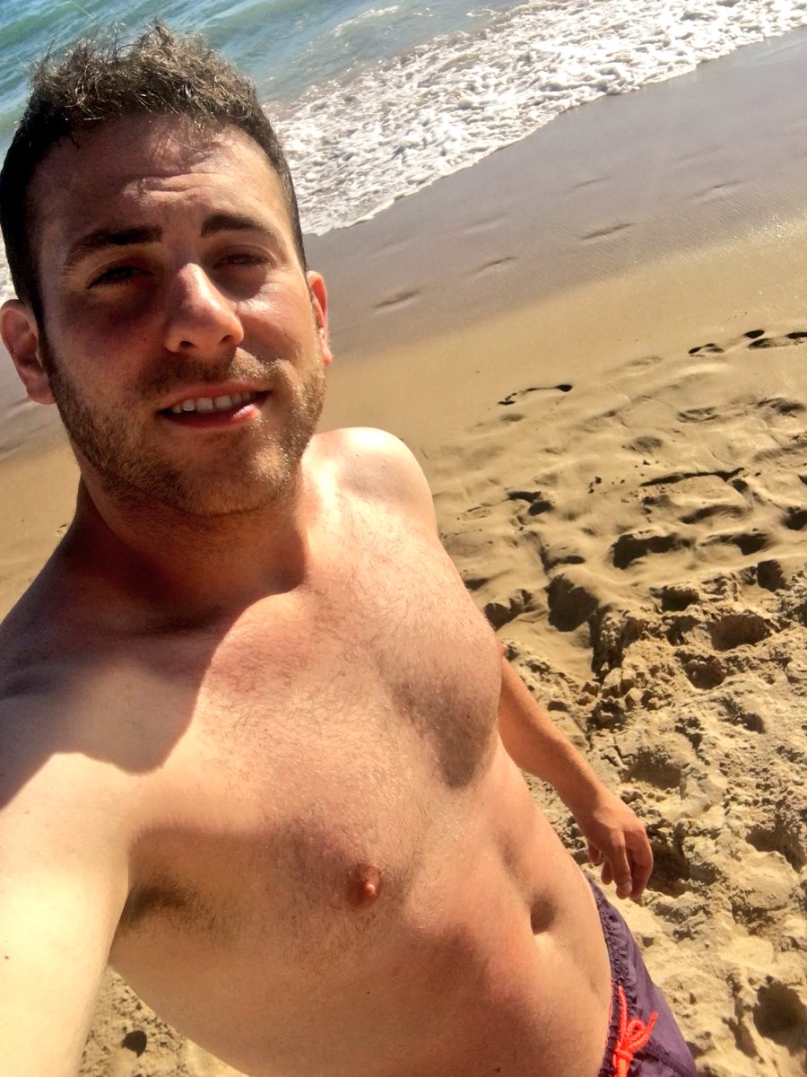 ZesarM's tweet photo. PLAYEO. https://t.co/jkmUVfWHRF