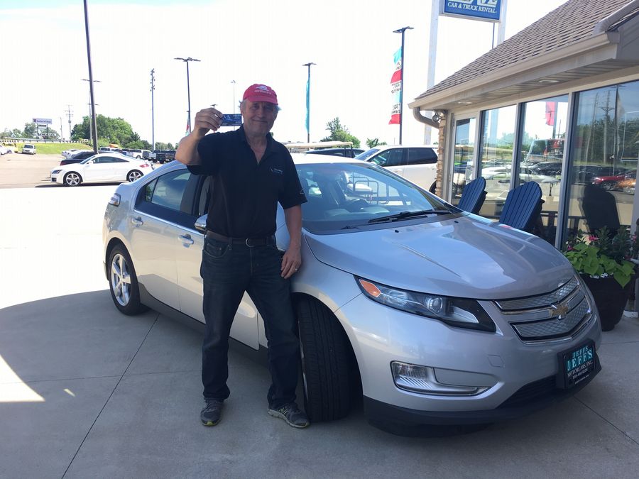 AmazingChevVolt's tweet photo. @mdvolt @GM @ChevyElectric @gmvolt PUBLISHERS NOTE/
#VoltTipsNTricks (#VoltTips @WRVoltec) 
I'm Driving Cross Country, 2,277+ Miles, < 1 Gallon/Gas, My @GM @Chevrolet @ChevyElectric 2015 #ChevyVolt #EREV #AmazingChevVolt3
Using @PlugShare L2, #FreeEVFuel #EVFillingStation's!
+
L1 120V #ParkCharging
#VoltEVRoadTrip https://t.co/z60B1ntpAo