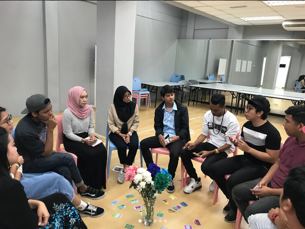 amyclimer's tweet photo. Here are more photos from entrepreneur Kartini Ariffin (https://t.co/JHSIgiaYP2) using her #ClimerCards in #Malaysia!
To learn more about Climer Cards and to get your own deck, visit https://t.co/xwzMmgB9DR https://t.co/f3NlhP3ePZ