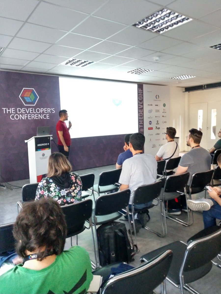 missayres's tweet photo. Android KTX: 25 dicas práticas em 25 minutos com Walmyr Carvalho @walmyrcarvalho #TheDevConf #trilhaAndroid https://t.co/Ah7oaJ5iel