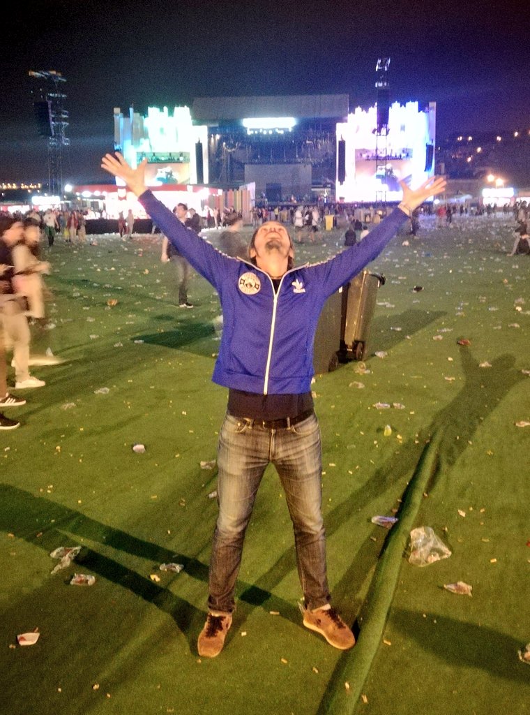 CKUnite's tweet photo. #CKUWorld en Lisboa tras ver a @PearlJam en el #NosAlive18. CKU siempre presente en la guaracha! https://t.co/bv9bLRFEjx