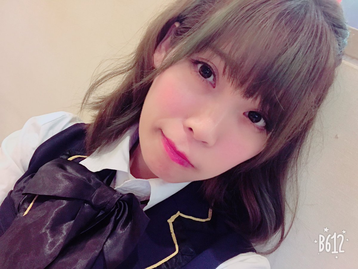 Etiqueta キメ顔してると見せかけてあくびを我慢してる顔 Al Twitter Etiqueta キメ顔してると見せかけてあくびを我慢してる顔 Al Twitter