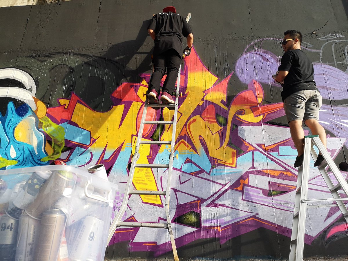 Mile09_akmal's tweet photo. WIP leftover spray paint
Kota Warisan
Combo with #sycode
.
#mile09 #backalleyshop #graffiti #molotow #striclyalphabets #molotowmalaysia #kualalumpur #malaysiagraffiti #graffitimalaysia #grafflife #jordanfuture #jordan #togcrew #streetwear #muralmalaysia #p20 #dripsndrops https://t.co/VgOjDLS3zi