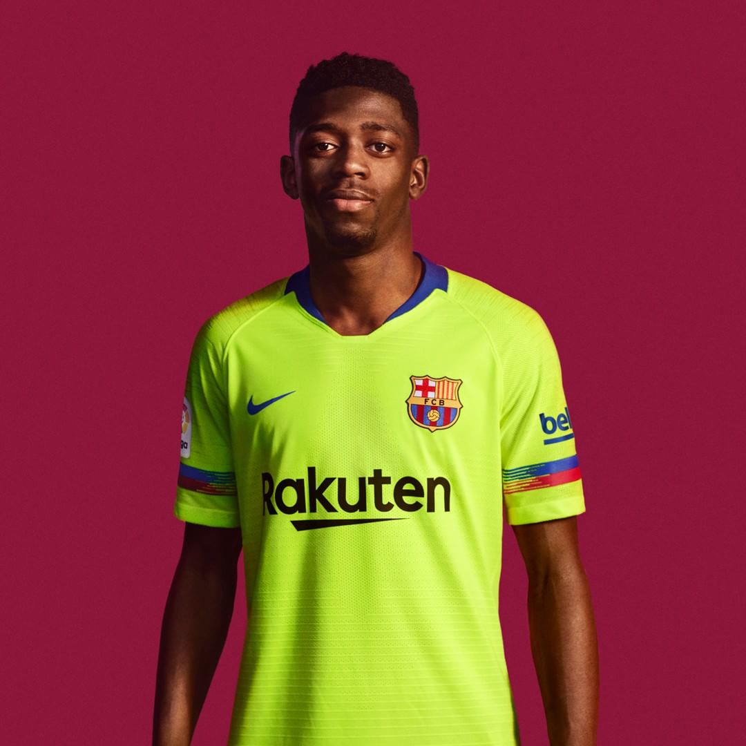 SportsCenter on "¿Qué te parece? Ousmane Dembélé posó con la nueva camiseta alternativa Barcelona para la próxima https://t.co/i5Qz9jTekp" / Twitter