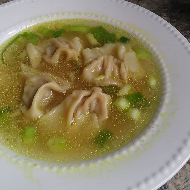 MerTailParty's tweet image. Just Pinned to Fresh Fit Local : Homemade wonton soup made wonton meat mix in my ninja pro blinder. 1 lb meat ginger garlic soy sauce 3 green onions and 1/4 green pepper. Food process or chop fine mix and stuff wontons boil in broth i used chicken broth … ift.tt/2NniMyv