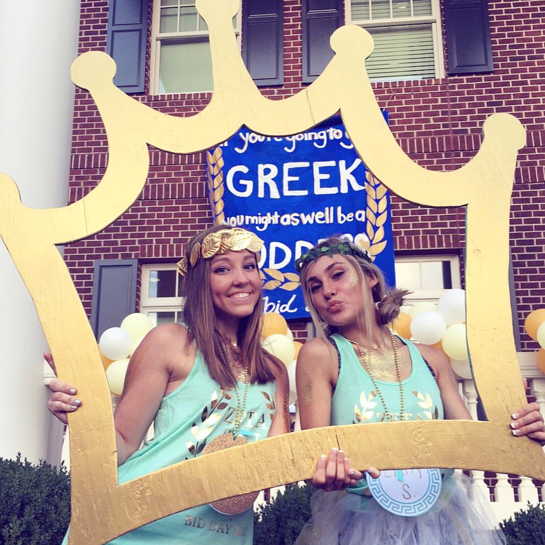 UTKPanhellenic's tweet photo. Last but not least is the lovely ladies of Zeta Tau Alpha! 👑🍓
Nicknames: ZTA / Zeta 
Philanthropy: Breast and Ovarian Cancer Awareness 
UT Founding: 1904 
Chapter GPA: 3.34 https://t.co/IDoODzVEQR