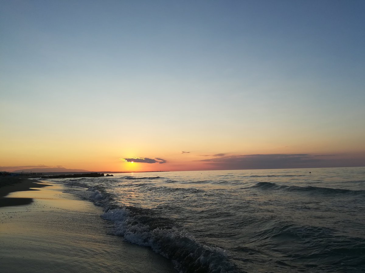 vicinisempre's tweet photo. La Puglia è uno stato d'animo 🌼 https://t.co/IYUspmhRxF