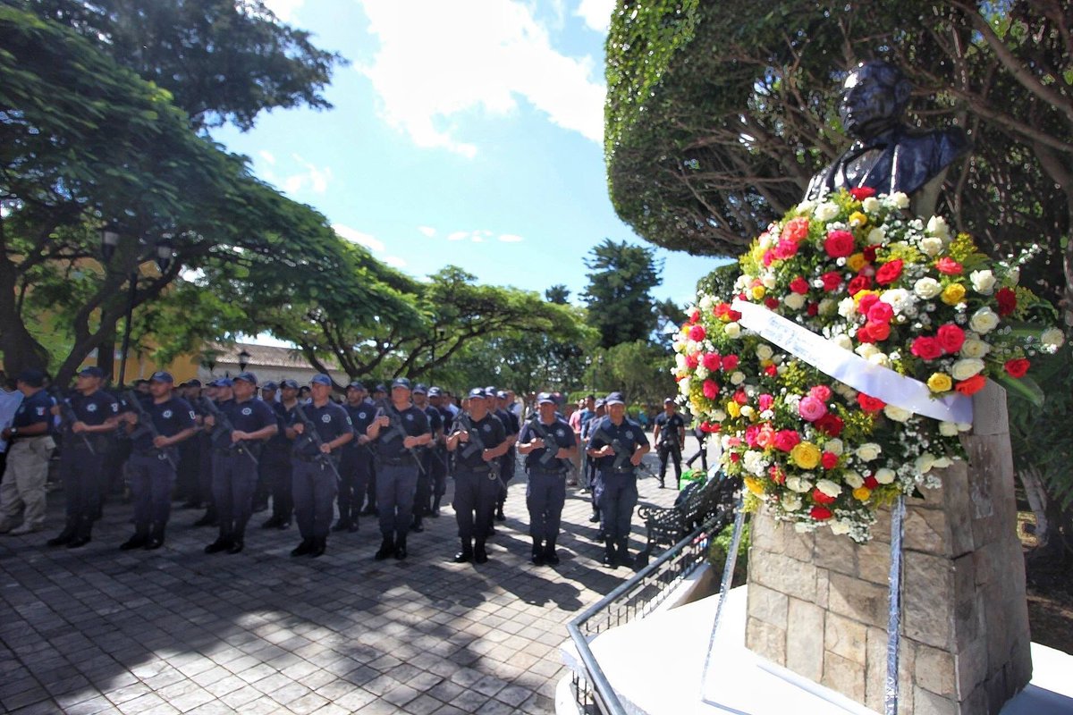 MarioGuillenFox's tweet photo. Este día, acompañado del Honorable Cabildo, Directores y Coordinadores del ayuntamiento, encabecé la ceremonia conmemorativa del 146 aniversario luctuoso del Lic. Benito Juárez García.
#SrFox https://t.co/uaN1DDXlUH
