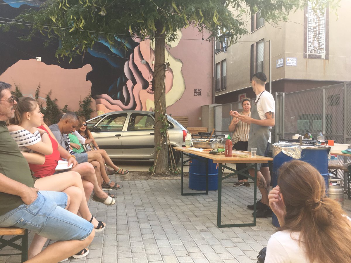 javifernandezh's tweet photo. Hoy acabamos #cocinacongancho fusionando culturas y sabores con @polleriasnpablo +Wasila (Asoc.Argelinos Aragón) proyecto #thinkZAC https://t.co/RqmkoCguGa