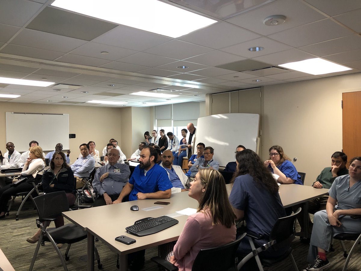 UTMB_Pathology's tweet photo. Standing room only for our Liver Diagnostic Management Team led by @DrHSLovesLiver w/ pathologists, hepatologists, gastroenterologists, residents, fellows, med students, &amp; DCLS students in attendance! #LiverDMT #DMTpath #patientsfirst 

@laposata_mike @dmt_conference @ALBoothMD https://t.co/1vt3NVBdly